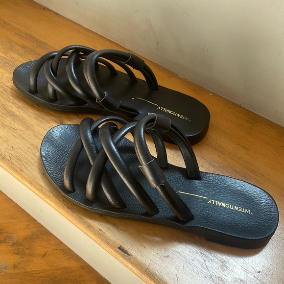 Intentionally Blank Black Leather Sandals - Picture 1 of 5